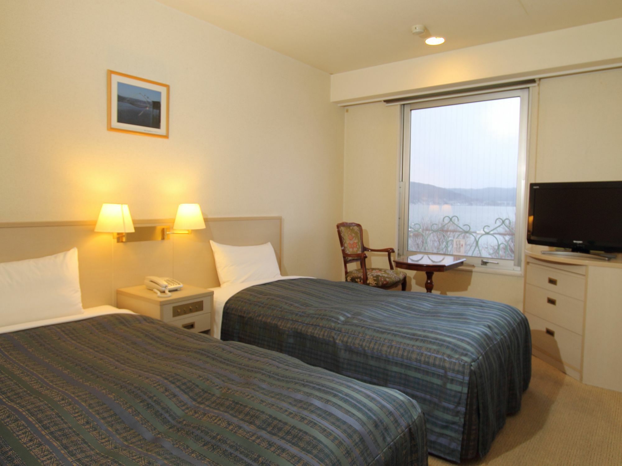 Suwa Lakeside Hotel Екстер'єр фото